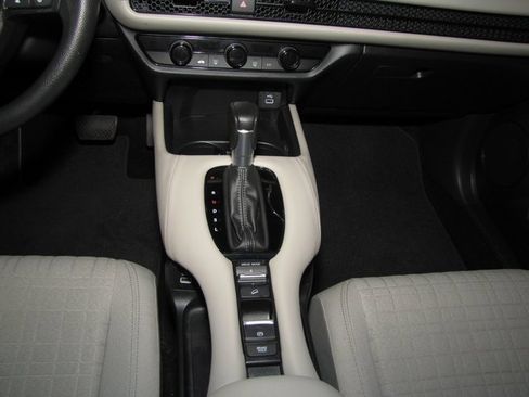 Certified 2023 Honda HR-V LX image 14