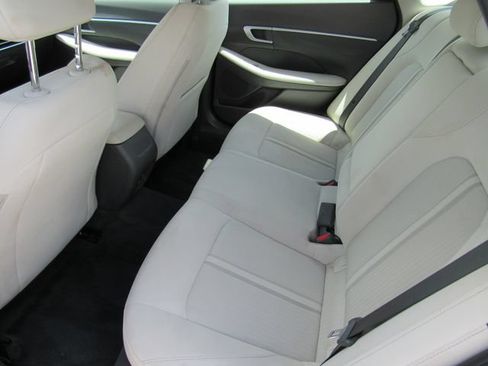 Used 2025 Hyundai Sonata SEL FWD image 13