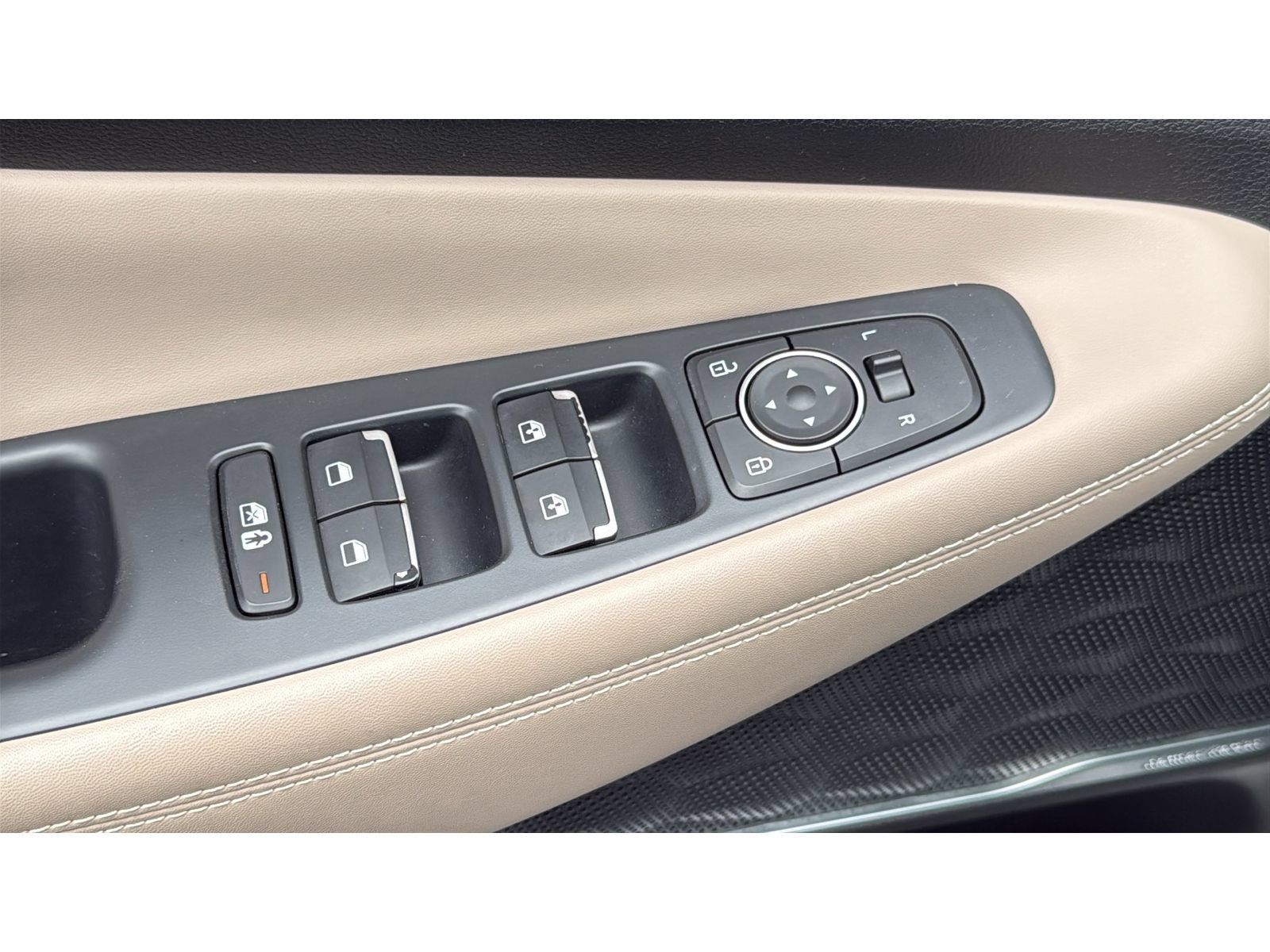 Used 2023 Hyundai Santa Fe SEL w/ Premium Package AWD/4WD image 15