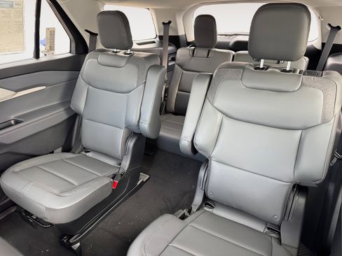 New 2026 Ford Explorer Active w/ Active Comfort Package image 16