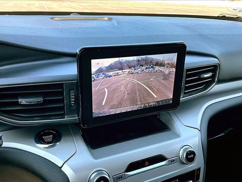 Used 2022 Ford Explorer XLT w/ Equipment Group 202A image 14