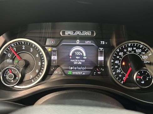 Used 2021 RAM 1500 Laramie AWD/4WD image 27