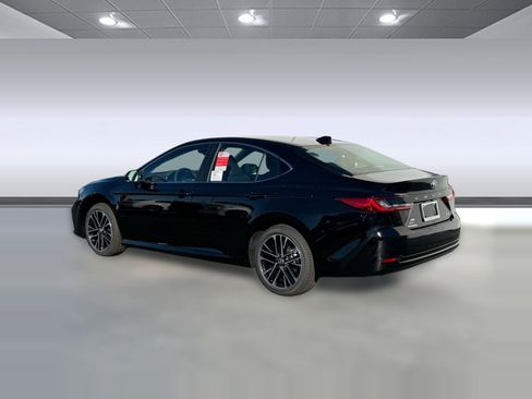 New 2026 Toyota Camry Hybrid AWD/4WD image 3