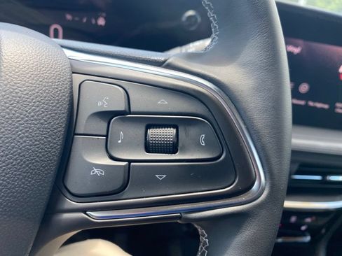 Used 2024 Buick Encore GX Avenir w/ Avenir Convenience Package FWD image 29