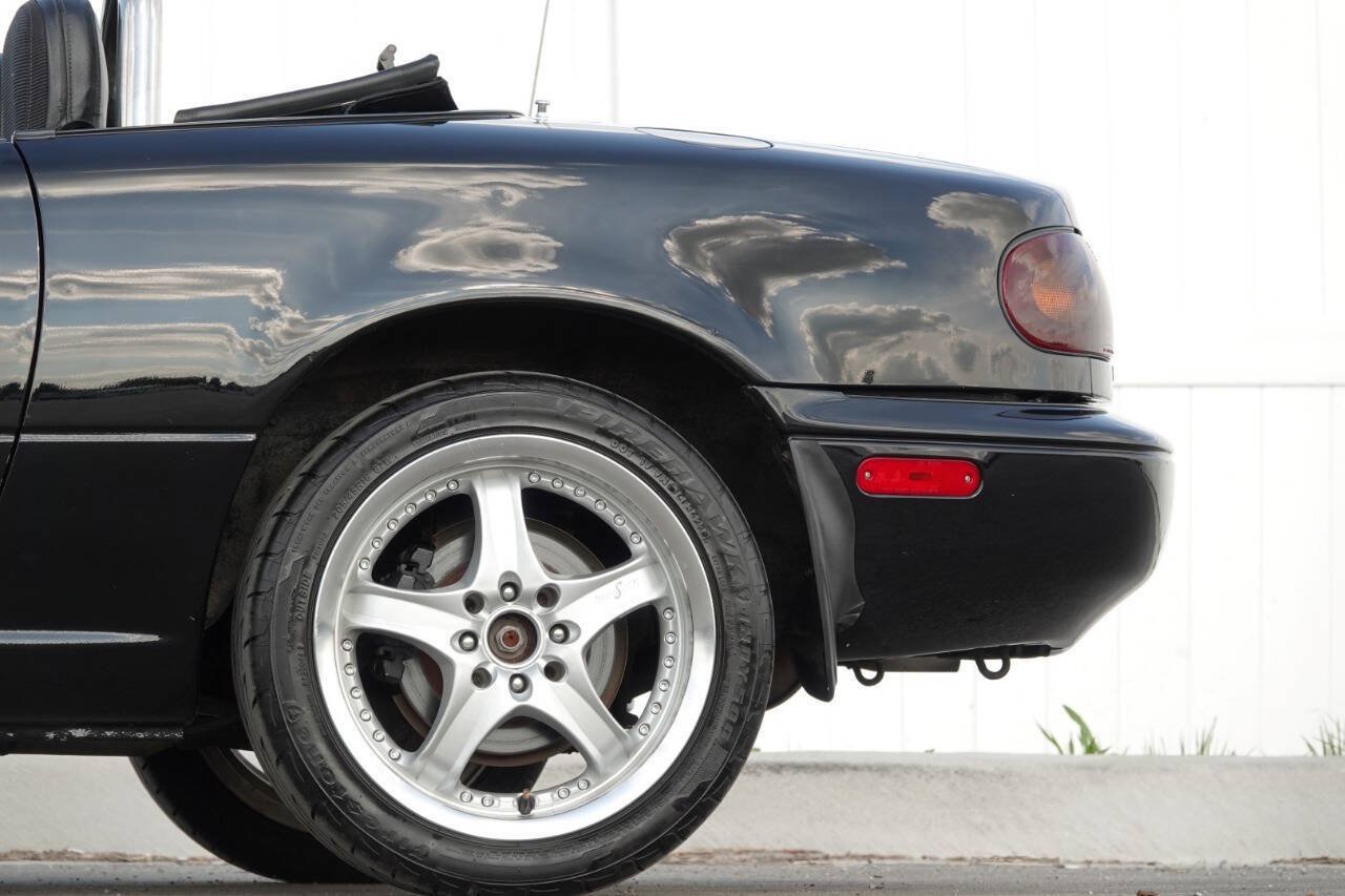 Used 1996 MAZDA MX-5 Miata RWD image 24