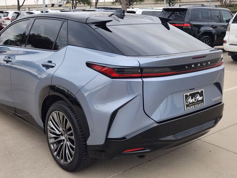 Certified 2023 Lexus RZ 450e Premium image 11