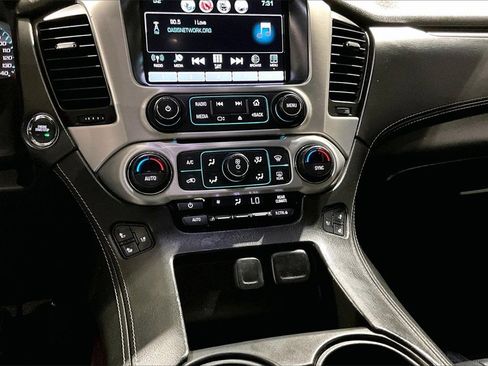 Used 2018 GMC Yukon XL SLT image 30