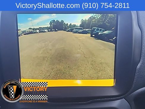 Used 2023 Jeep Renegade Latitude AWD/4WD image 6