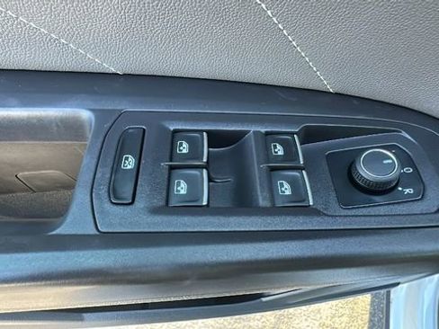 Used 2022 Volkswagen Atlas SE image 25