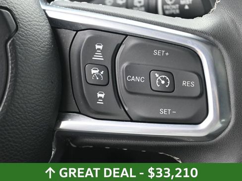 Used 2025 Jeep Wrangler Unlimited Sahara AWD/4WD image 23