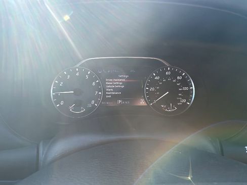 Used 2022 Nissan Frontier SV image 19