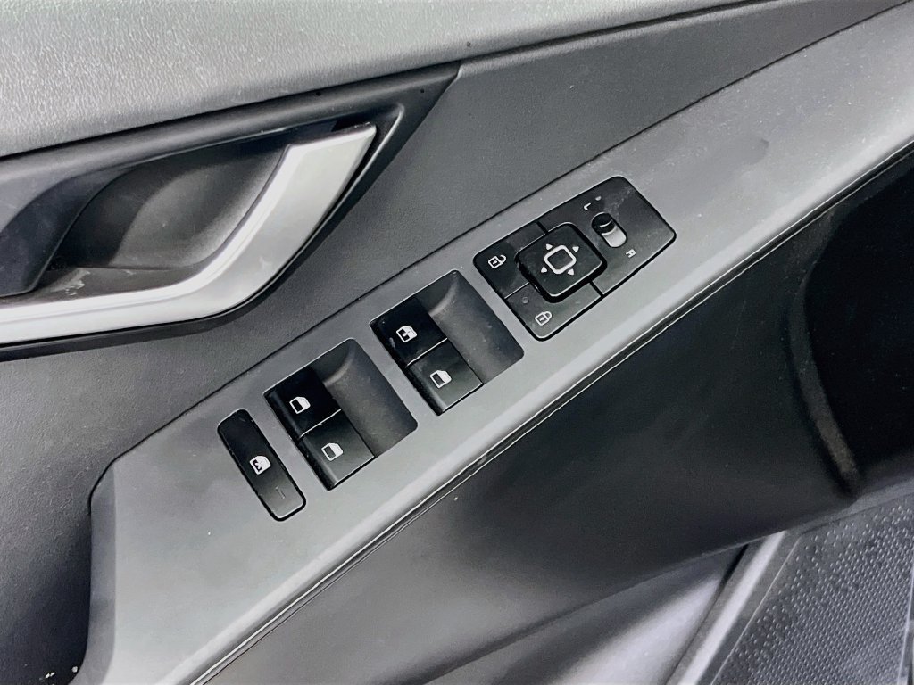 Certified 2024 Kia Niro LX FWD image 8