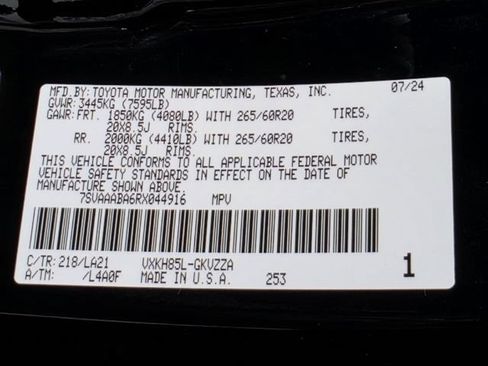 Used 2024 Toyota Sequoia Platinum w/ TRD Off-Road Package AWD/4WD image 32