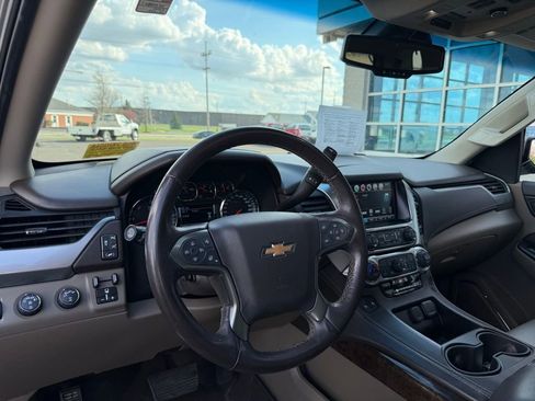 Used 2018 Chevrolet Tahoe LT w/ LT Signature Package image 12