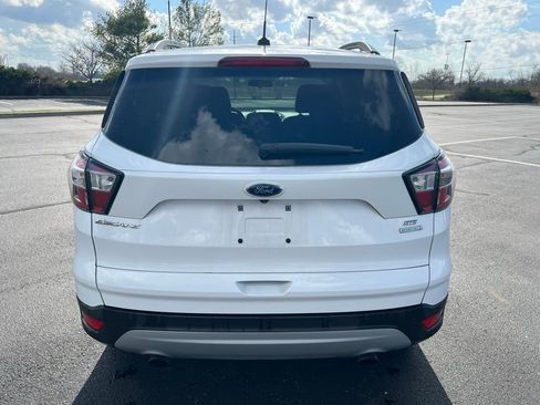 Used 2017 Ford Escape SE w/ Equipment Group 201A image 4