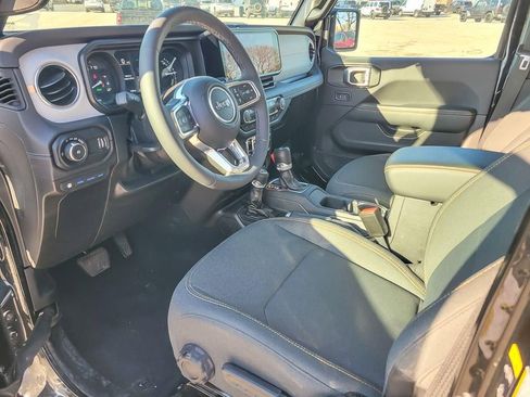 Used 2025 Jeep Wrangler Unlimited Sahara w/ Safety Group image 10