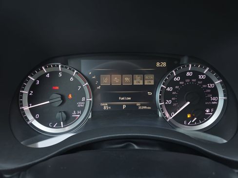 Used 2023 Toyota Highlander XLE FWD image 20