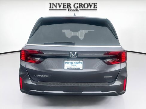 New 2026 Honda Odyssey Touring image 6