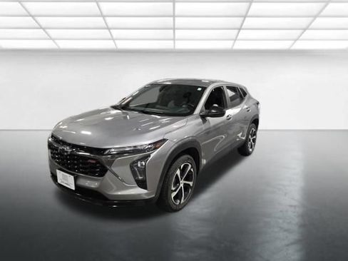 Used 2024 Chevrolet Trax RS w/ Driver Confidence Package FWD image 8