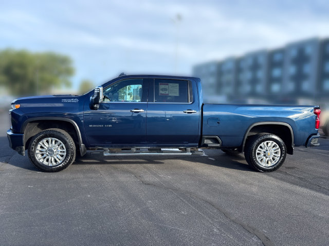 Used 2022 Chevrolet Silverado 2500 High Country w/ Z71 Off-Road Package AWD/4WD image 2