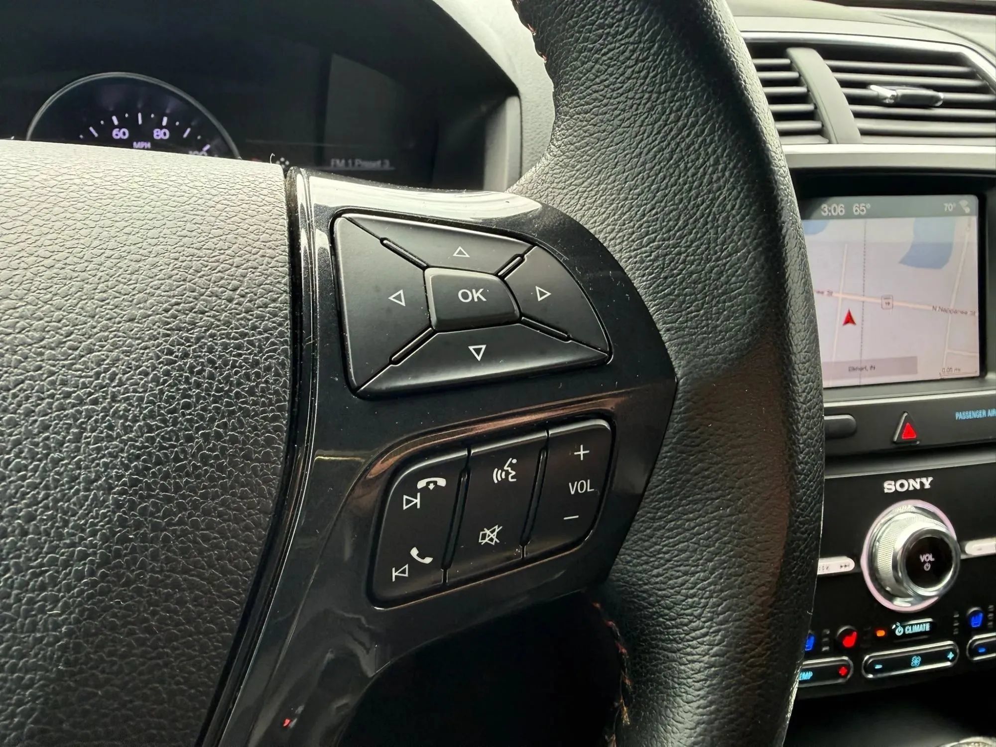 Used 2019 Ford Explorer Sport w/ Equipment Group 401A AWD/4WD image 18