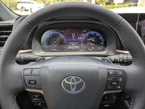 Used 2025 Toyota Crown Signia AWD/4WD image 26