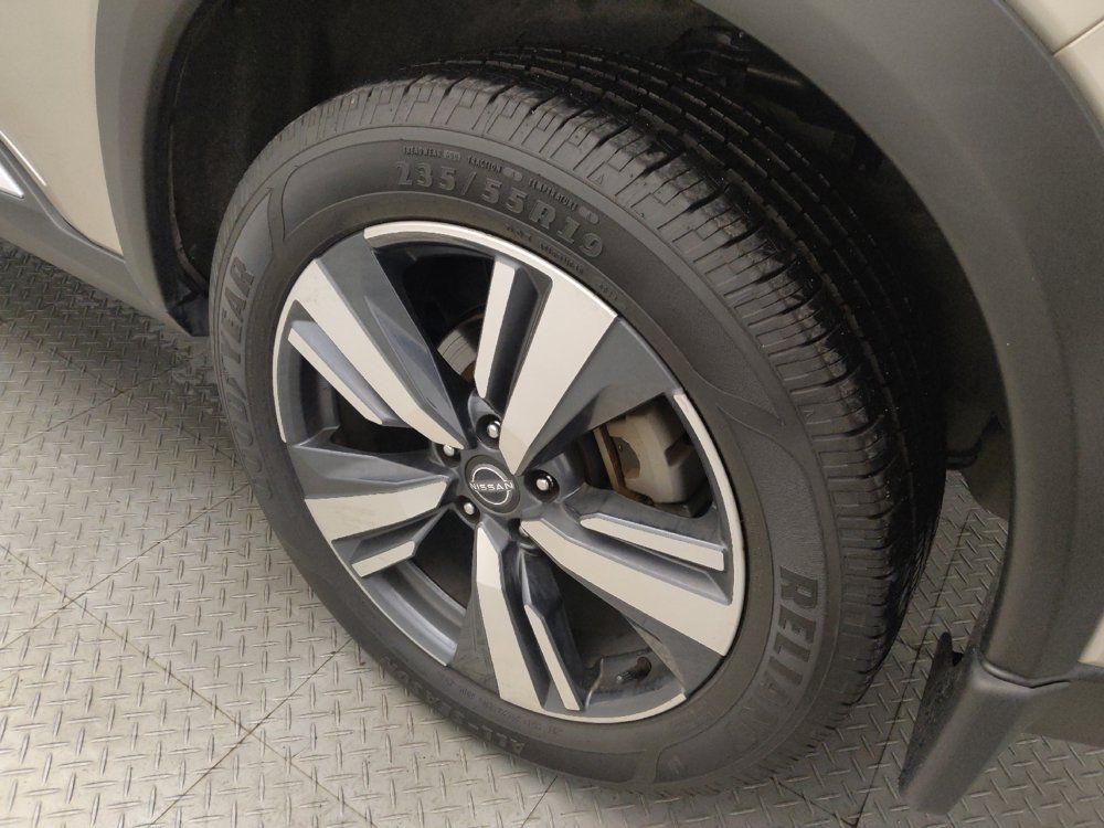 Used 2023 Nissan Rogue Platinum FWD image 31