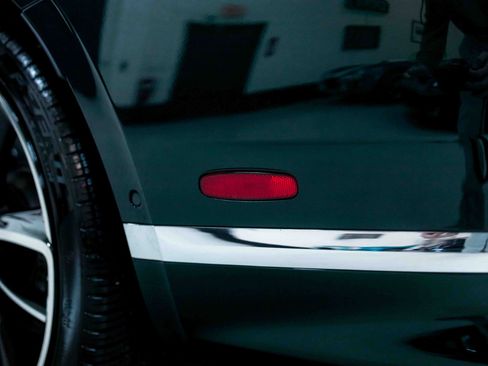 Used 2022 Bentley Continental GT V8 image 32