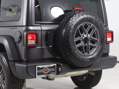 Used 2024 Jeep Wrangler Sport S image 22