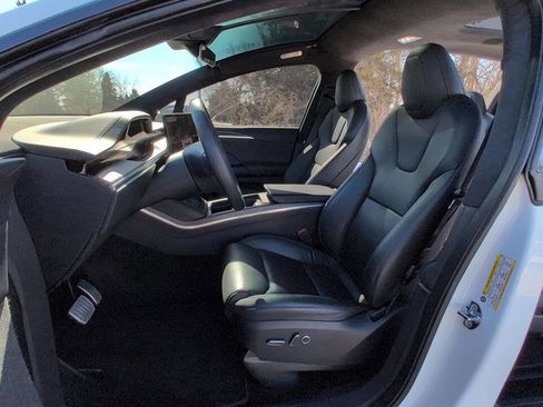 Used 2022 Tesla Model X image 3