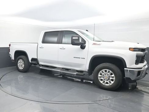 Used 2025 Chevrolet Silverado 2500 LT AWD/4WD image 8