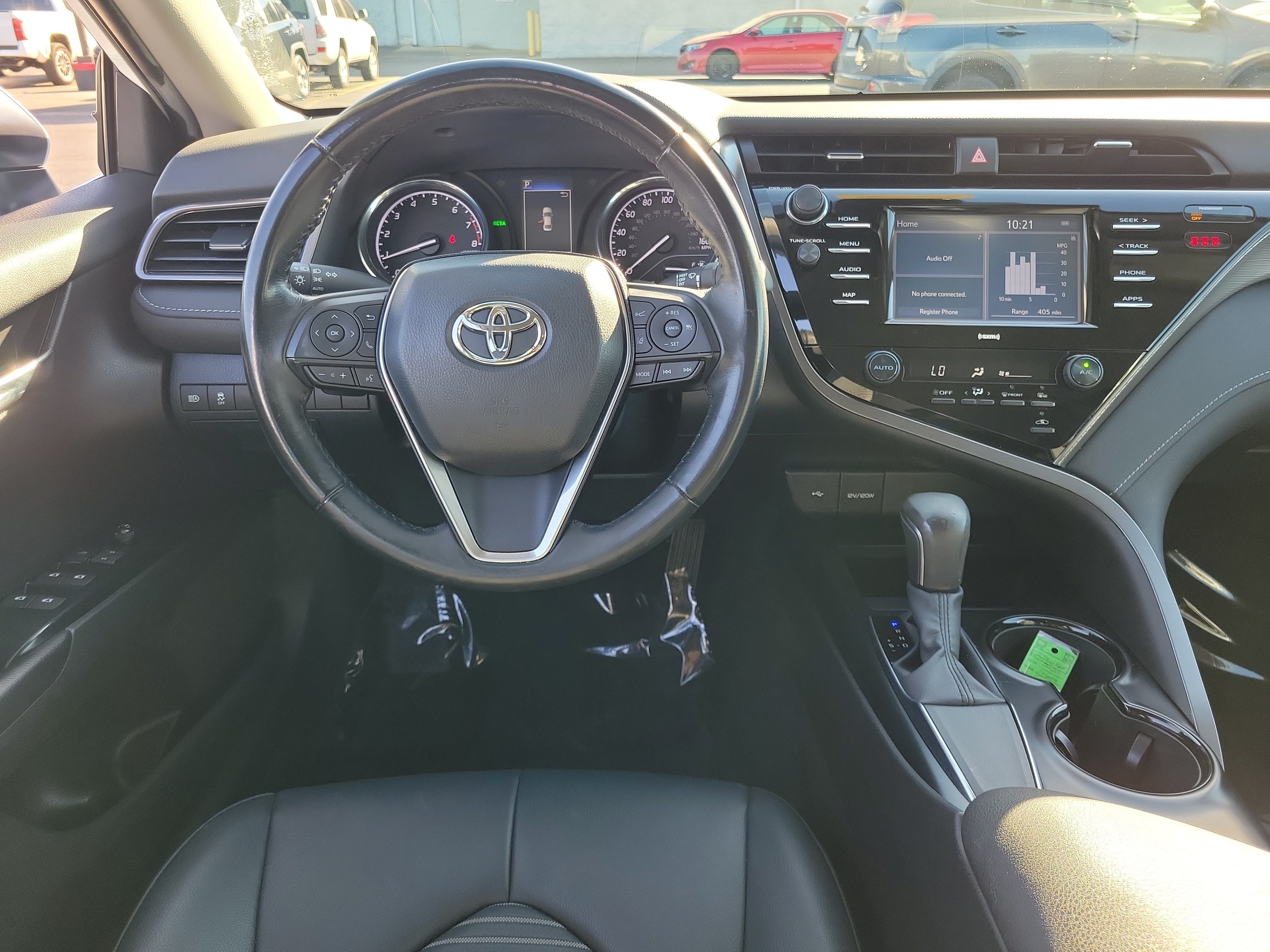 Used 2020 Toyota Camry SE w/ Convenience Package FWD image 10