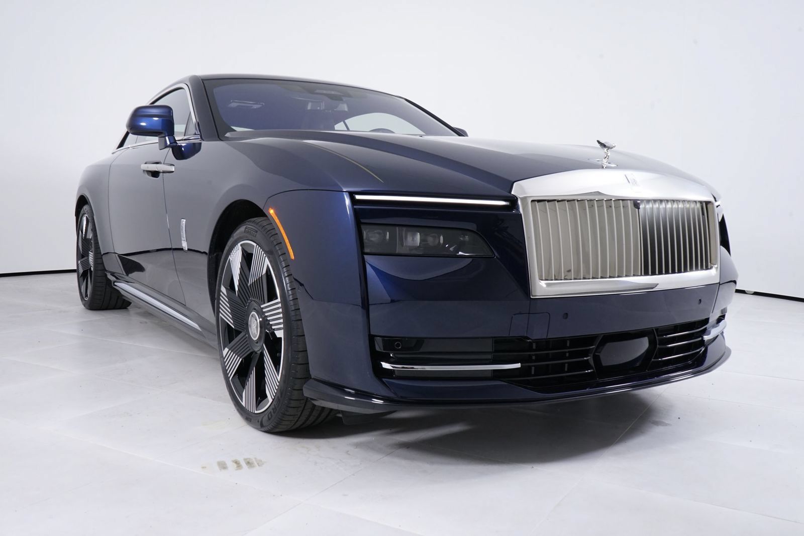 Used 2025 Rolls-Royce Spectre w/ Leather Finishing Pack AWD/4WD image 18