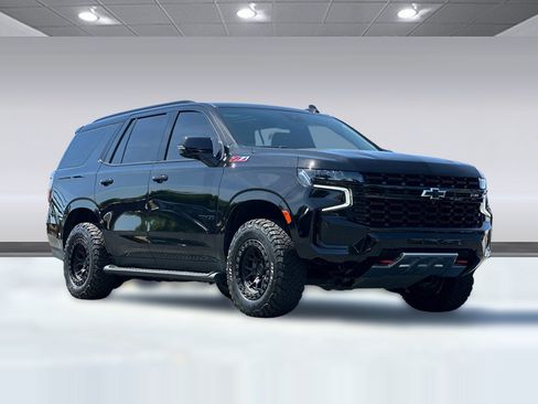 Used 2023 Chevrolet Tahoe Z71 w/ Z71 Off-Road Package AWD/4WD image 6