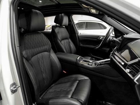 Used 2024 BMW X6 M60i w/ M Sport Professional Package image 31