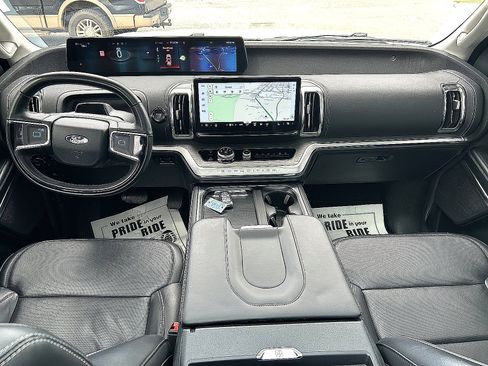 Used 2025 Ford Expedition Platinum AWD/4WD image 7