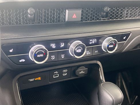 Used 2023 Honda CR-V EX image 15