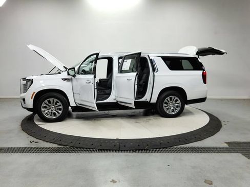 Used 2025 GMC Yukon XL Denali AWD/4WD image 13