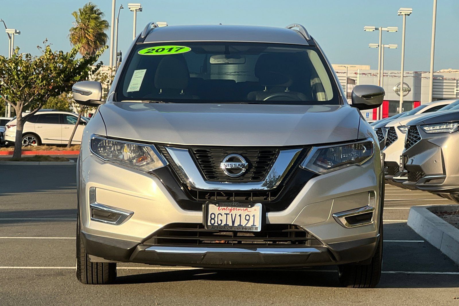 Used 2017 Nissan Rogue SV FWD image 9