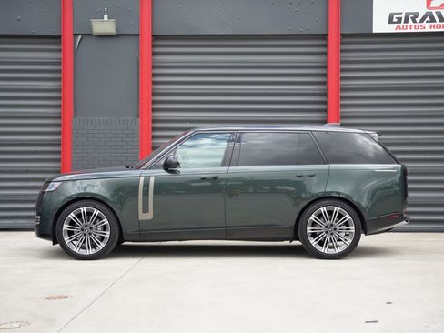 Used 2025 Land Rover Range Rover Long Wheelbase SE image 4