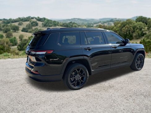 Used 2025 Jeep Grand Cherokee L Limited w/ Luxury Tech Group II RWD image 10
