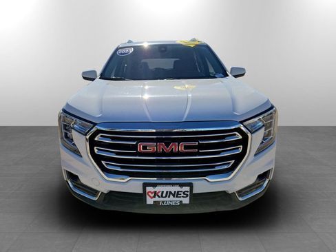Used 2023 GMC Terrain SLT image 4