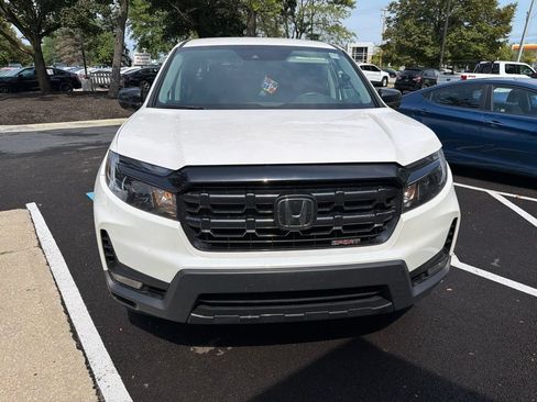 Certified 2024 Honda Ridgeline Sport image 3