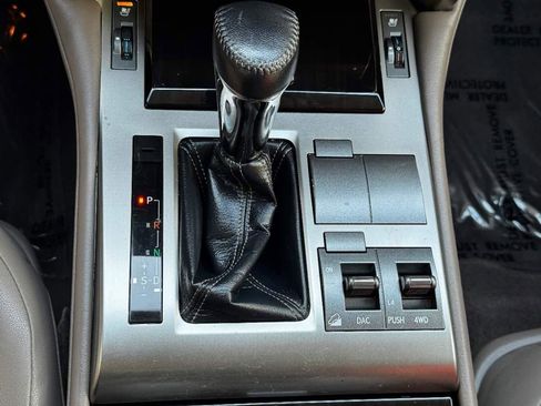 Used 2017 Lexus GX 460 image 27