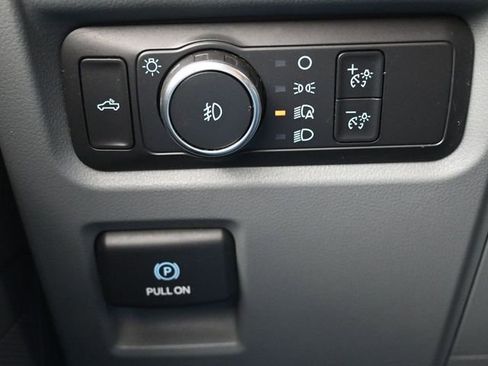 Used 2021 Ford F150 XLT image 24