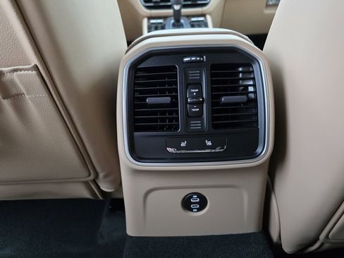 New 2026 Porsche Macan AWD/4WD image 26