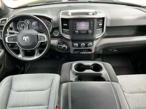 Used 2022 RAM 1500 Big Horn AWD/4WD image 3