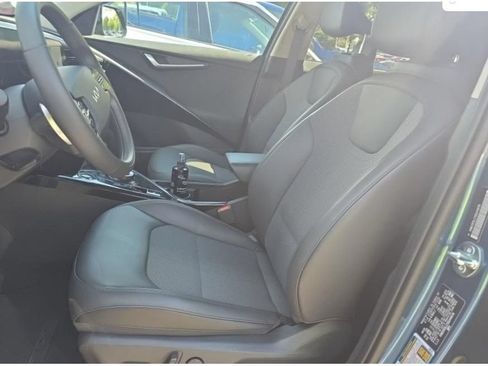 Used 2025 Kia Niro Wind w/ Wind Preserve Package FWD image 5