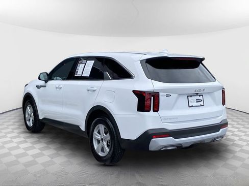 Used 2026 Kia Sorento LX FWD image 6