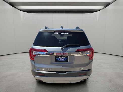 Used 2023 GMC Acadia SLT w/ Preferred Package AWD/4WD image 4